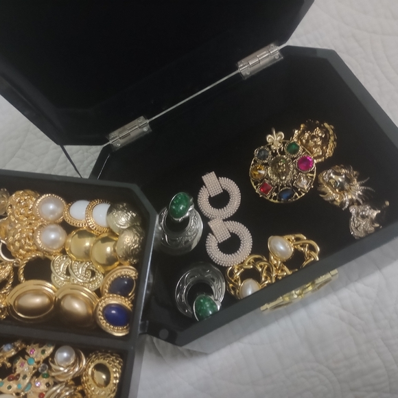 Jewelry Box Black and Gold Jewelry Organizer - Picture 3 of 11